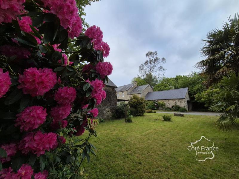 Propriété - 200 m² - 8 pièces