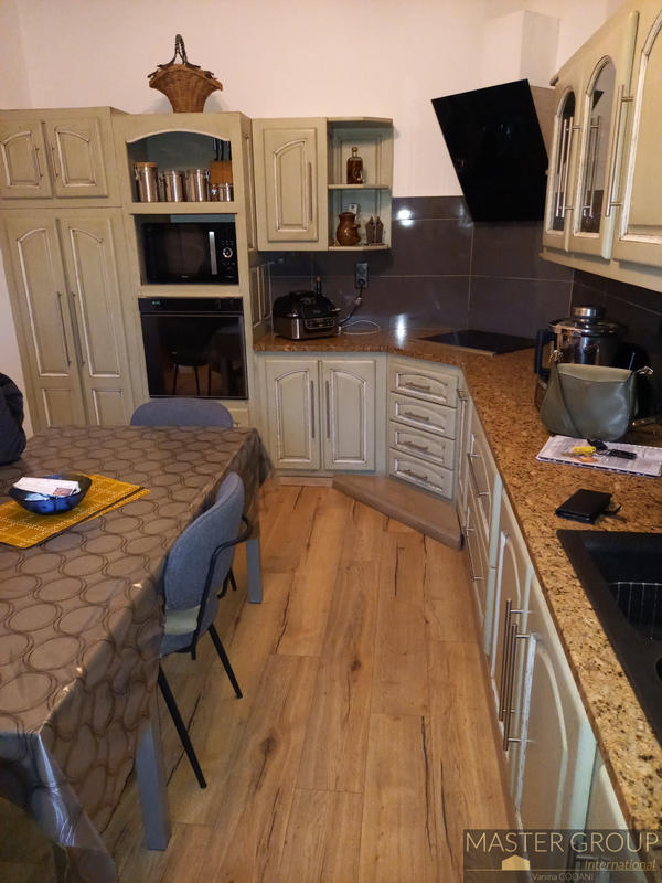 Villa - 300 m² - 9 pièces