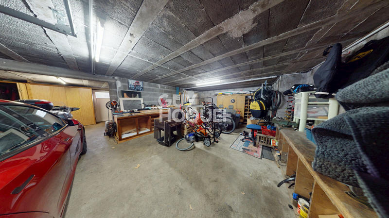 Maison - 200 m² - 9 pièces