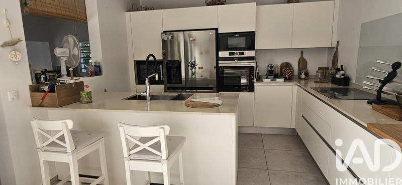 Maison - 230 m² - 6 pièces