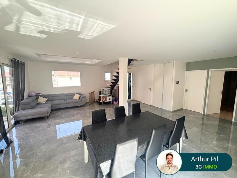 Maison - 121 m² - 5 pièces