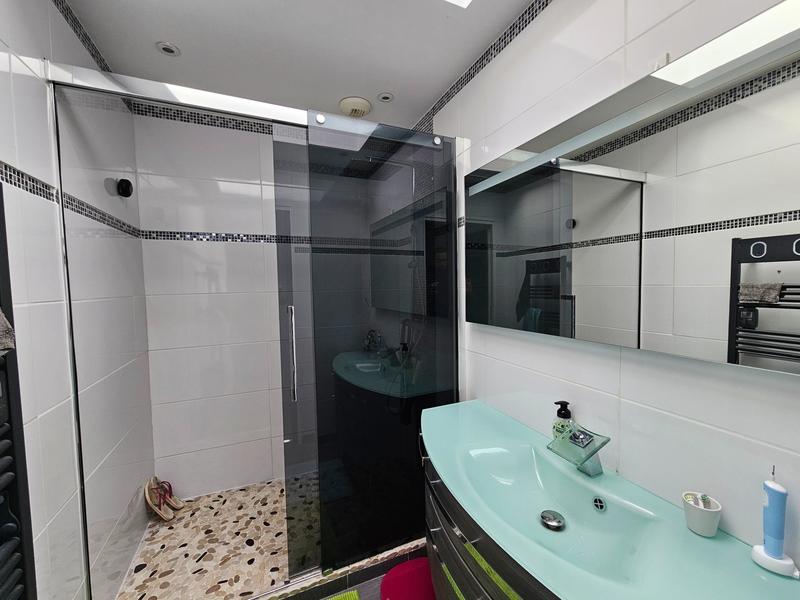 Maison - 185 m² - 7 pièces