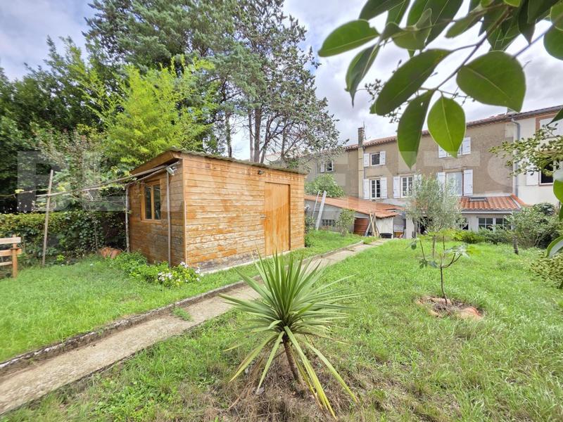 Maison - 234 m² - 8 pièces