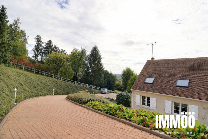 Maison - 178 m² - 8 pièces