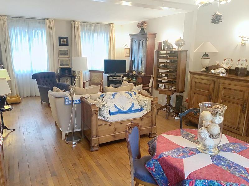 Maison - 262 m² - 12 pièces