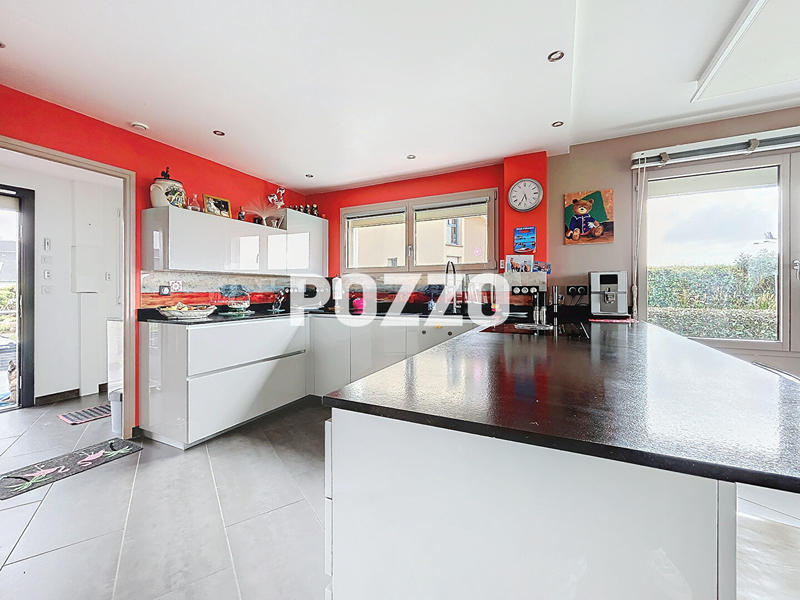 Maison - 292 m² - 10 pièces