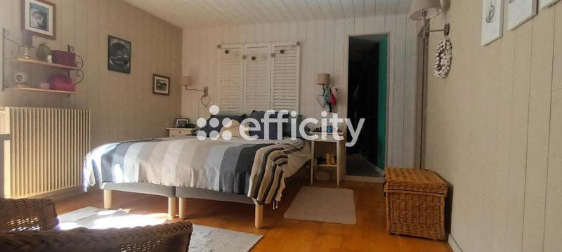 Maison - 554 m² - 18 pièces