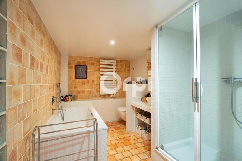 Maison - 205 m² - 7 pièces