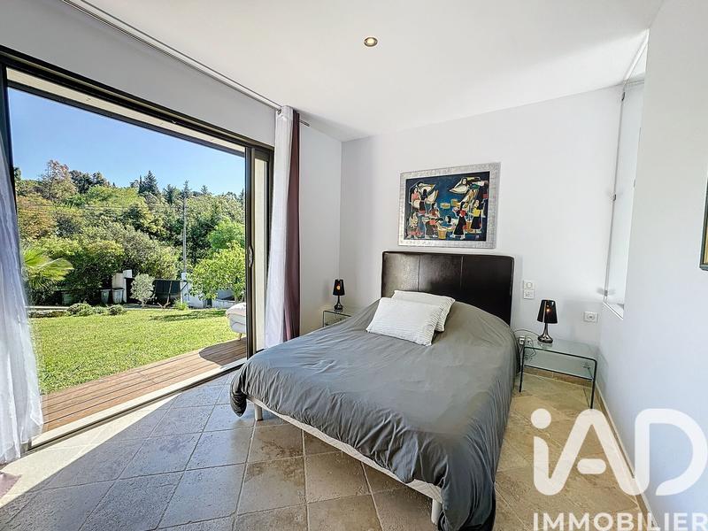 Maison - 181 m² - 5 pièces