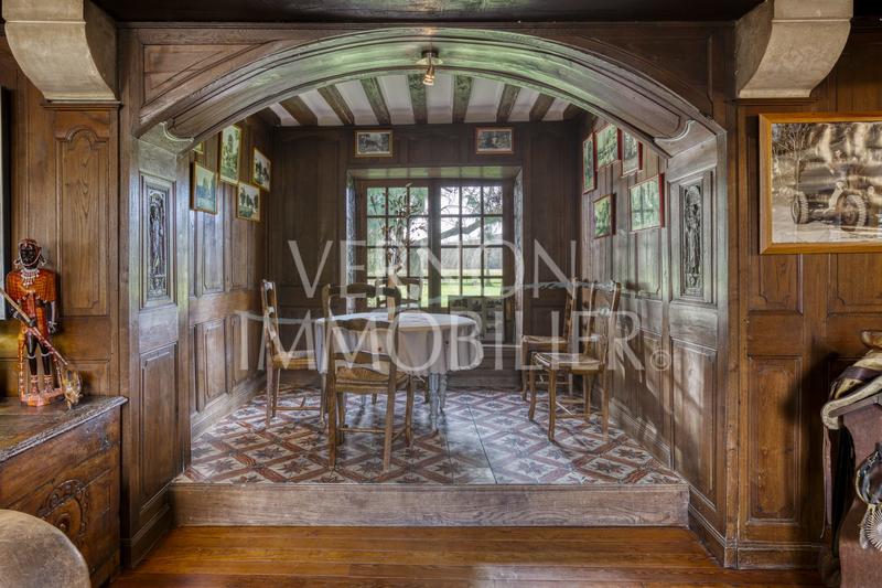 Maison - 375 m² - 12 pièces