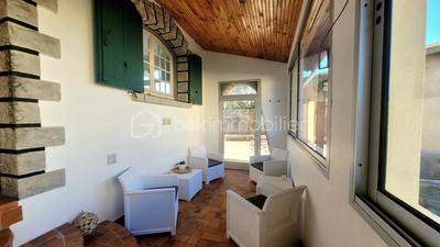 Propriété - 180 m² - 8 pièces