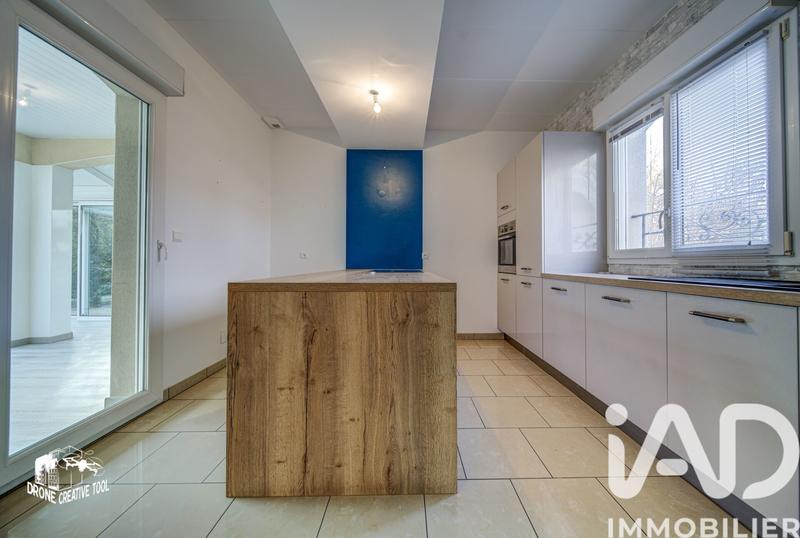 Maison - 267 m² - 9 pièces