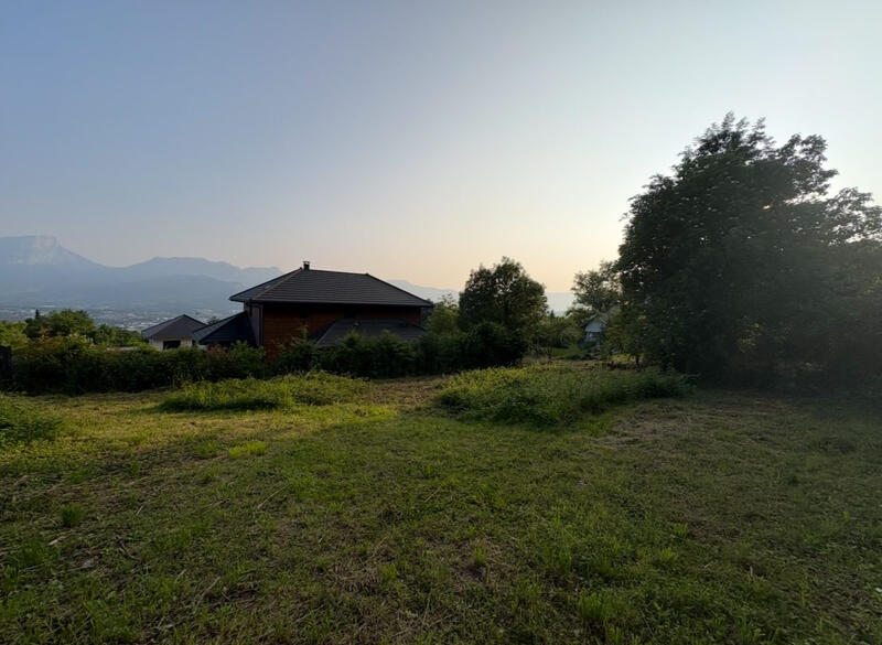 Terrain - 708 m²