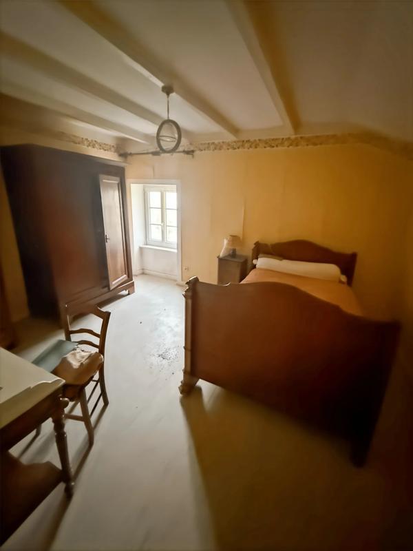 Maison en pierre - 130 m² - 9 pièces