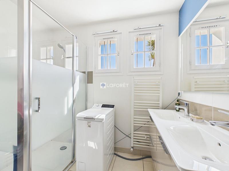 Maison - 186 m² - 8 pièces