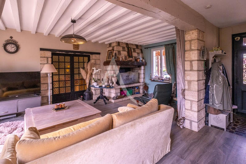 Maison - 334 m² - 12 pièces