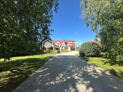 Maison - 292 m² - 8 pièces