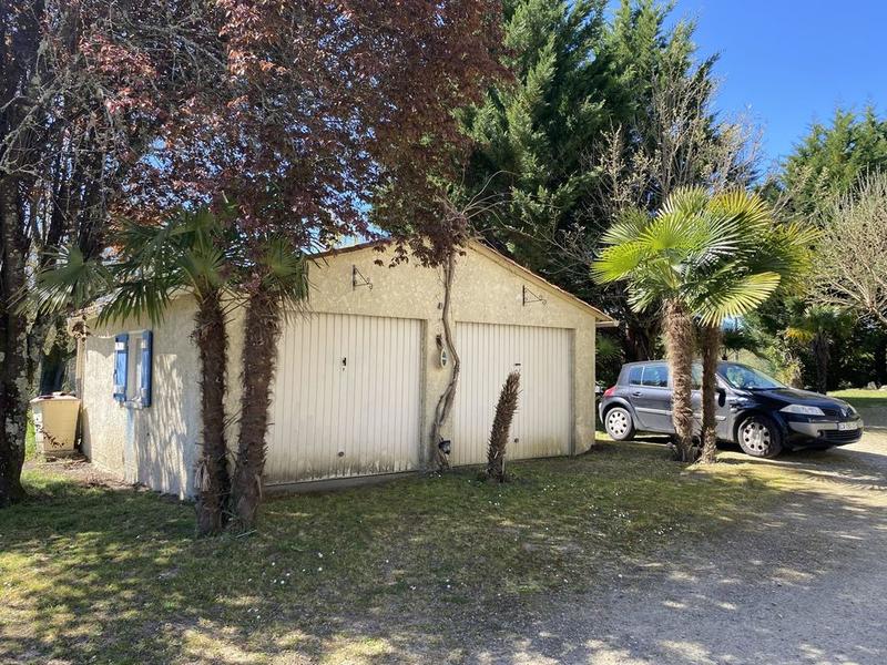 Appartement - 556 m² - 20 pièces