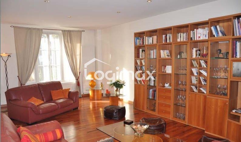 Maison - 230 m² - 6 pièces