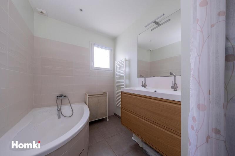 Maison - 121 m² - 5 pièces