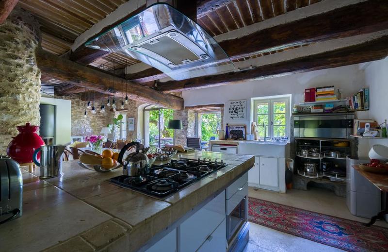 Propriété - 335 m² - 10 pièces