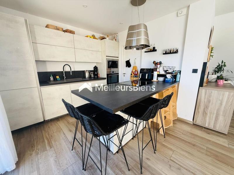 Villa - 90 m² - 4 pièces