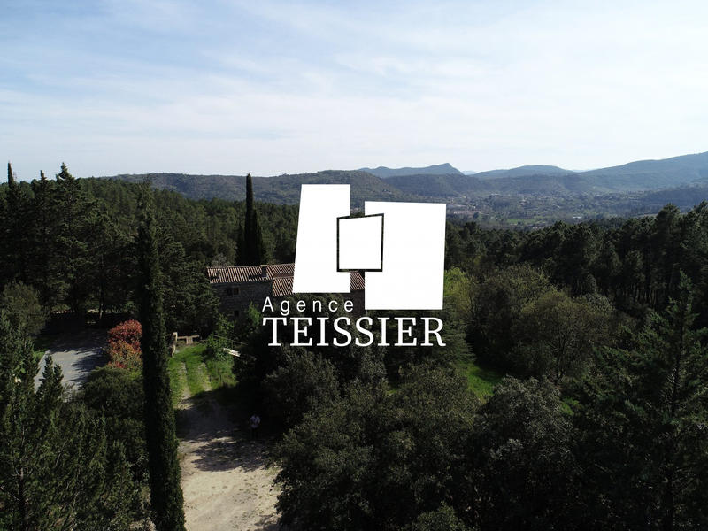 Maison - 204 m² - 8 pièces