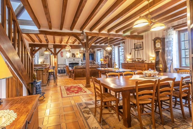 Maison - 210 m² - 6 pièces