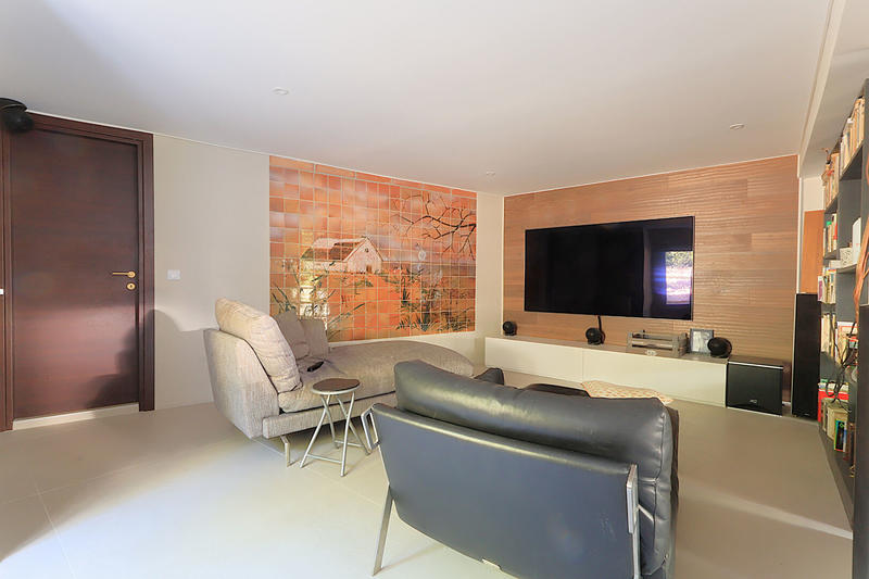 Maison - 357 m² - 8 pièces