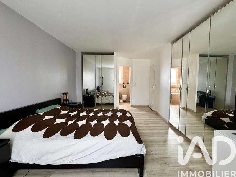 Maison - 166 m² - 8 pièces