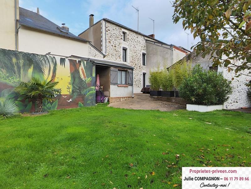 Maison - 184 m² - 8 pièces