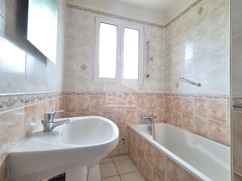 Maison - 179 m² - 7 pièces