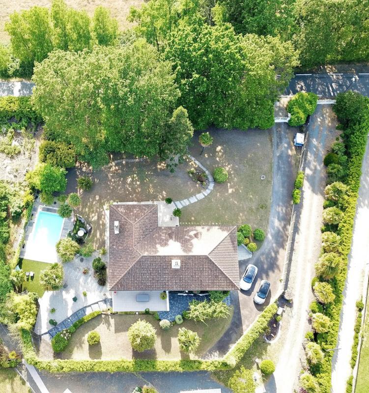 Maison - 210 m² - 6 pièces