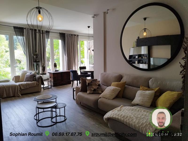 Maison - 302 m² - 7 pièces