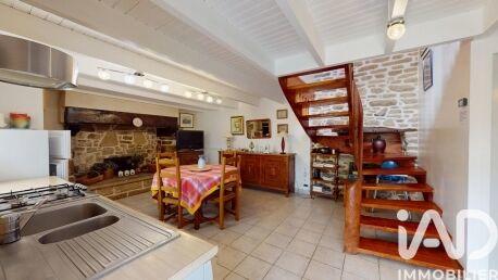 Maison - 180 m² - 11 pièces