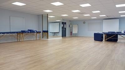 Local d'activité / Entrepôt - 136 m² - 2 pièces