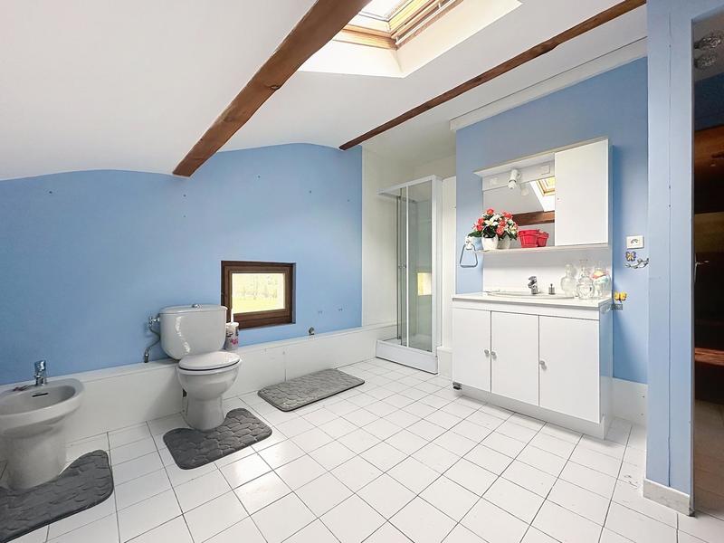 Maison - 170 m² - 8 pièces