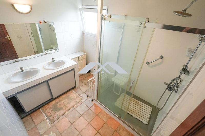 Maison - 170 m² - 6 pièces