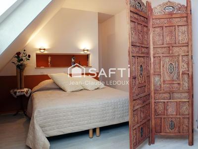 Maison - 258 m² - 11 pièces