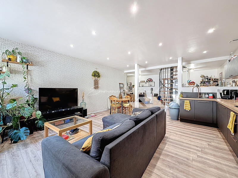 Appartement - 81 m² - 3 pièces