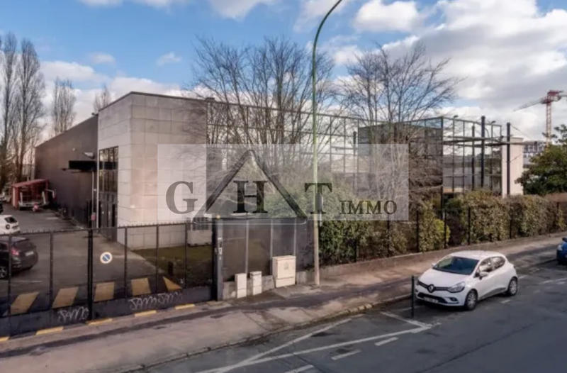 Entrepôt - 2 596 m²