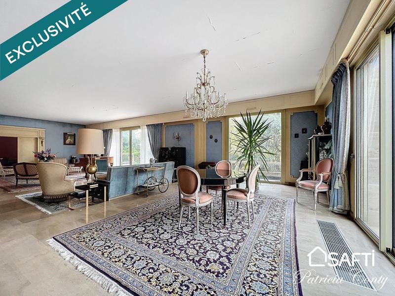 Maison - 460 m² - 11 pièces