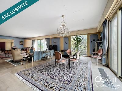 Maison - 460 m² - 11 pièces