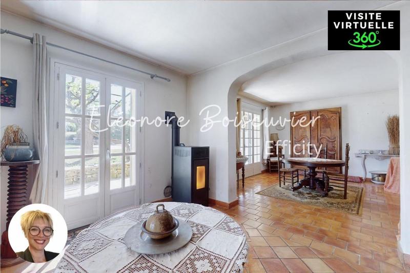 Maison - 210 m² - 8 pièces