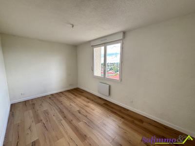 Appartement - 77 m² - 4 pièces