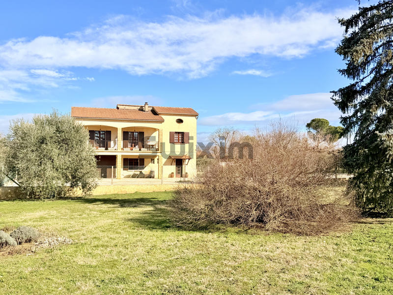 Villa - 270 m² - 8 pièces
