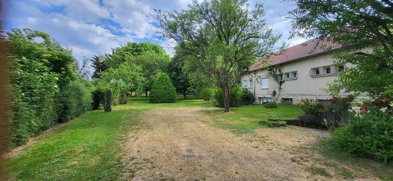 Maison - 260 m² - 10 pièces