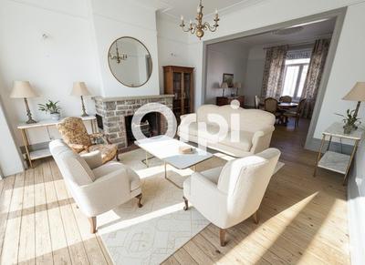 Maison - 226 m² - 12 pièces