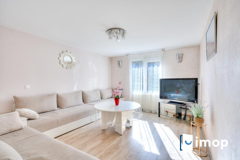 Maison - 182 m² - 8 pièces