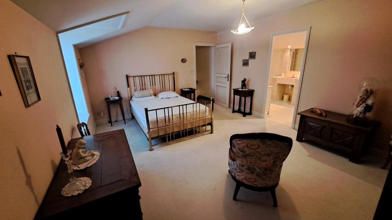 Maison ancienne - 265 m² - 8 pièces